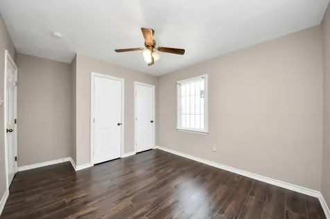 5202 Pensdale Street Houston TX 77033
