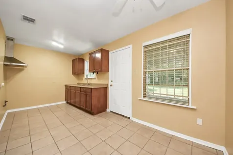 5202 Pensdale Street Houston TX 77033