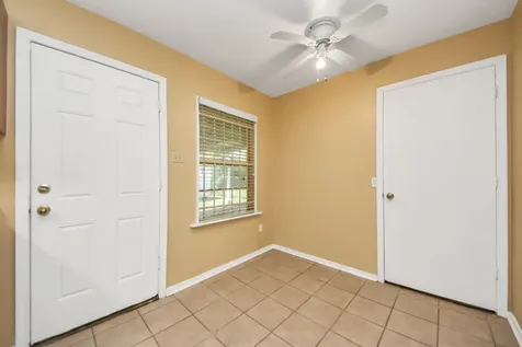 5202 Pensdale Street Houston TX 77033
