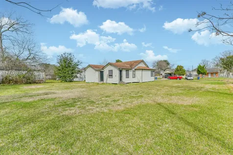711 8th Avenue N Texas City TX 77590