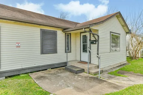 711 8th Avenue N Texas City TX 77590