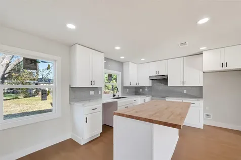 5707 Lyndhurst Drive Houston TX 77033