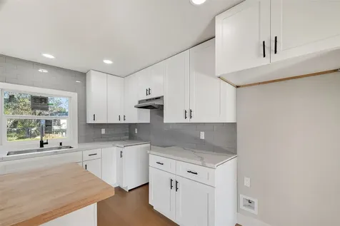 5707 Lyndhurst Drive Houston TX 77033