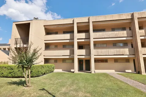 12600 Melville Drive 318b Montgomery TX 77356