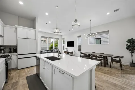 2804 Grand Fountains Drive B Houston TX 77054