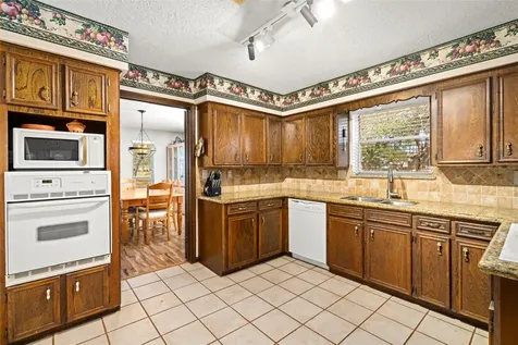 357 W Castle Harbour Drive Friendswood TX 77546