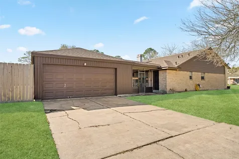 357 W Castle Harbour Drive Friendswood TX 77546