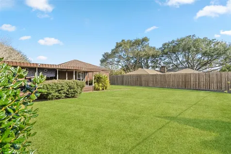 357 W Castle Harbour Drive Friendswood TX 77546