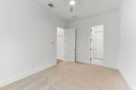 806 Fisher Street D Houston TX 77018