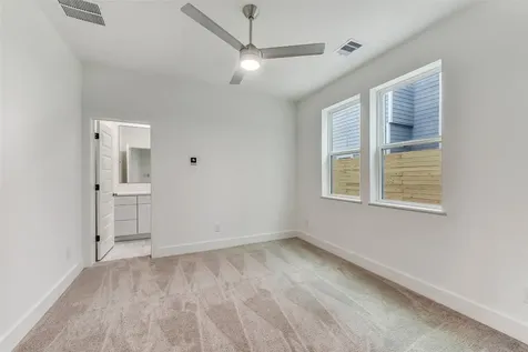806 Fisher Street D Houston TX 77018