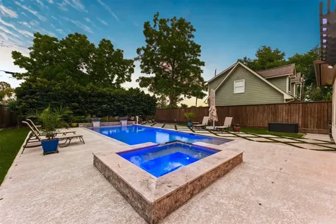 1639 Du Barry Lane Houston TX 77018