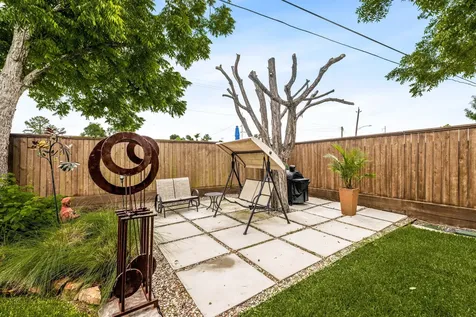 1639 Du Barry Lane Houston TX 77018