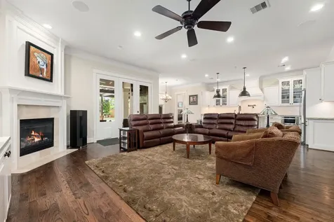 1639 Du Barry Lane Houston TX 77018