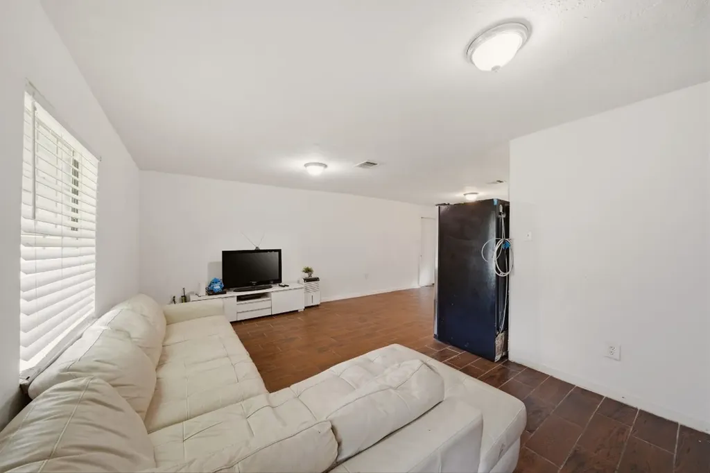 7511 Arnim Street Houston TX 77087