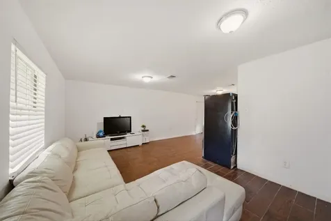 7511 Arnim Street Houston TX 77087