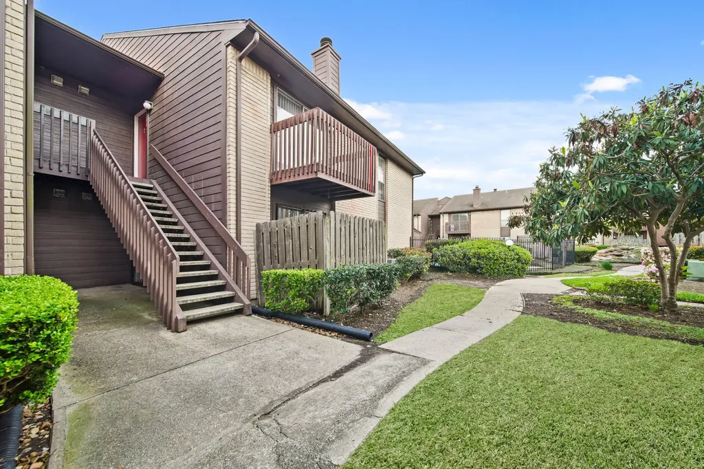 12905 Woodforest Boulevard 204 Houston TX 77015