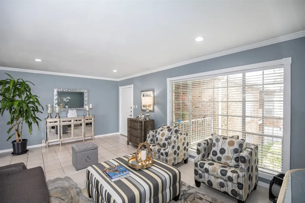 2101 Fountain View Drive 80 Houston TX 77057