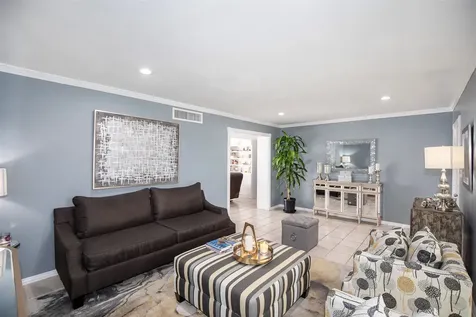 2101 Fountain View Drive 80 Houston TX 77057