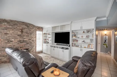 2101 Fountain View Drive 80 Houston TX 77057