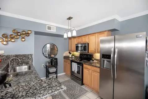 2101 Fountain View Drive 80 Houston TX 77057