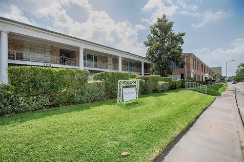 2101 Fountain View Drive 80 Houston TX 77057