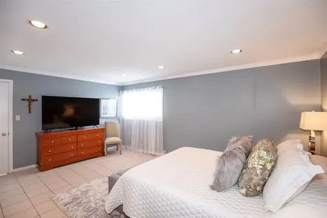 2101 Fountain View Drive 80 Houston TX 77057