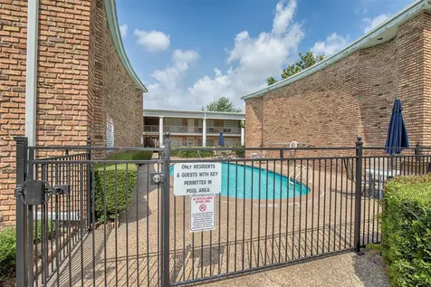2101 Fountain View Drive 80 Houston TX 77057