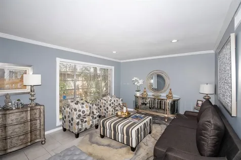 2101 Fountain View Drive 80 Houston TX 77057