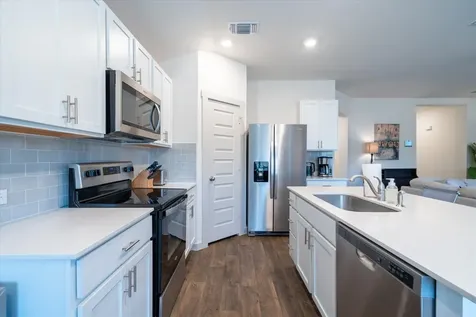201 Elm Creek Drive Hutto TX 78634