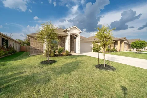 201 Elm Creek Drive Hutto TX 78634