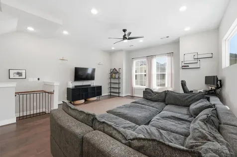 2057 Sherwood Forest Street Houston TX 77043