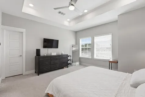 2057 Sherwood Forest Street Houston TX 77043