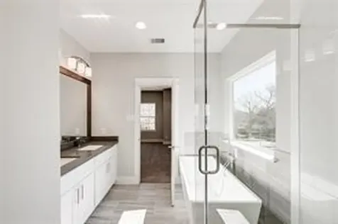 2057 Sherwood Forest Street Houston TX 77043