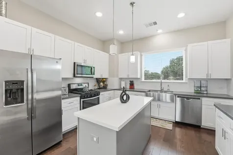 2057 Sherwood Forest Street Houston TX 77043