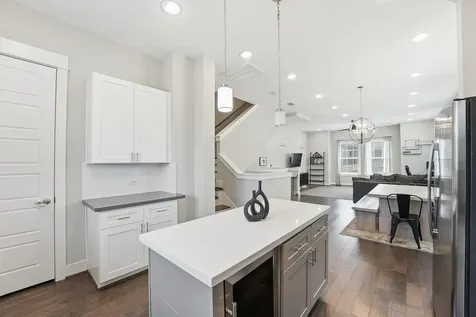 2057 Sherwood Forest Street Houston TX 77043