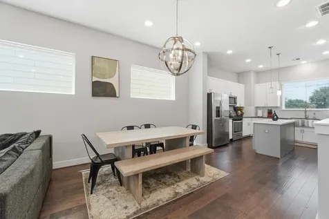 2057 Sherwood Forest Street Houston TX 77043