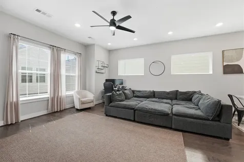 2057 Sherwood Forest Street Houston TX 77043