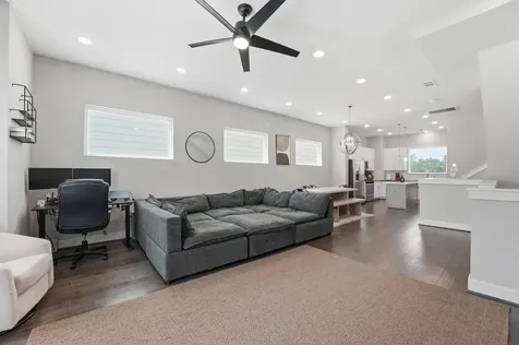 2057 Sherwood Forest Street Houston TX 77043