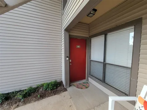 2025 Augusta Drive 303 Houston TX 77057