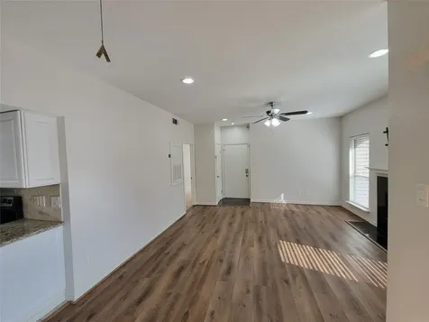 2025 Augusta Drive 303 Houston TX 77057