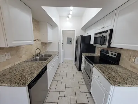 2025 Augusta Drive 303 Houston TX 77057