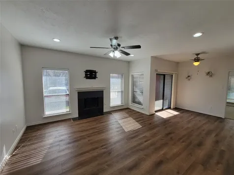 2025 Augusta Drive 303 Houston TX 77057
