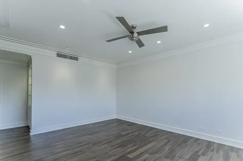 2929 Buffalo Speedway A404 Houston TX 77098