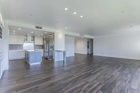 2929 Buffalo Speedway A404 Houston TX 77098