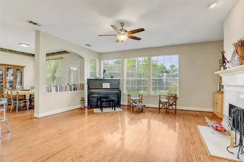 1505 Maple Leaf Court Pearland TX 77581