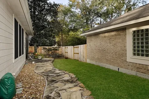 15 Lilac Ridge Place The Woodlands TX 77384