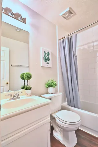 4023 Portman Glen Lane Houston TX 77047