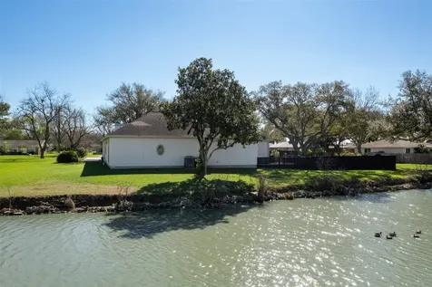 315 Bolling Green Drive Wharton TX 77488