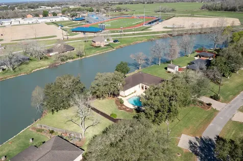 315 Bolling Green Drive Wharton TX 77488