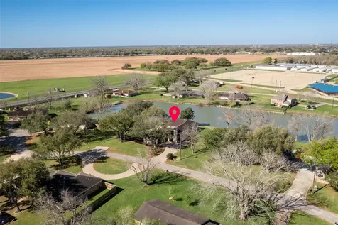 315 Bolling Green Drive Wharton TX 77488